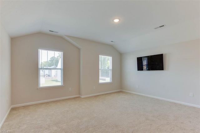 102 Bellflower LN, Suffolk, VA 23435