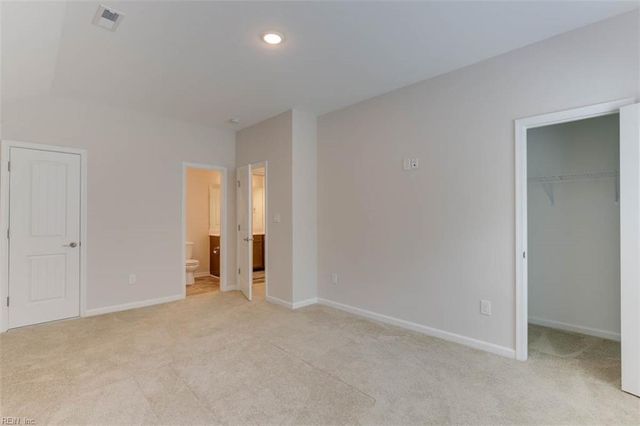 102 Bellflower LN, Suffolk, VA 23435