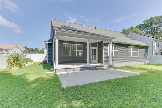 102 Bellflower LN, Suffolk, VA 23435
