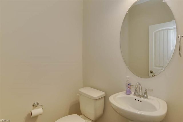 102 Bellflower LN, Suffolk, VA 23435