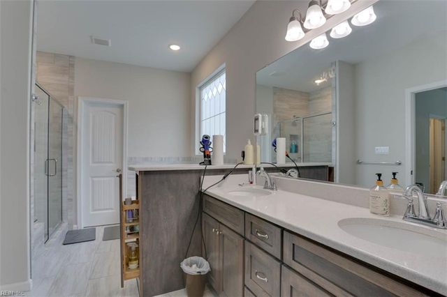 102 Bellflower LN, Suffolk, VA 23435