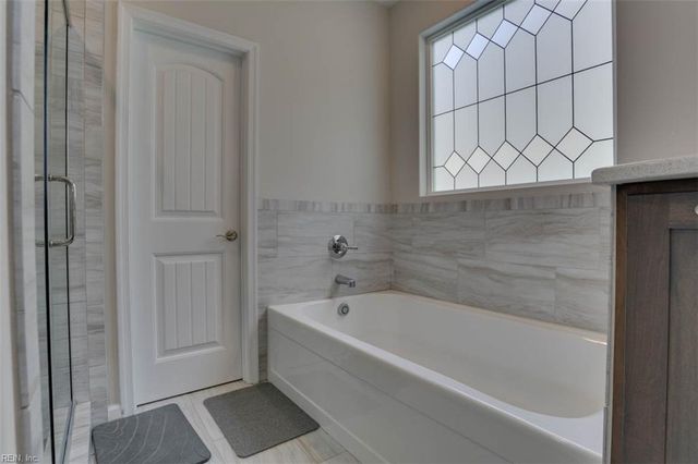 102 Bellflower LN, Suffolk, VA 23435
