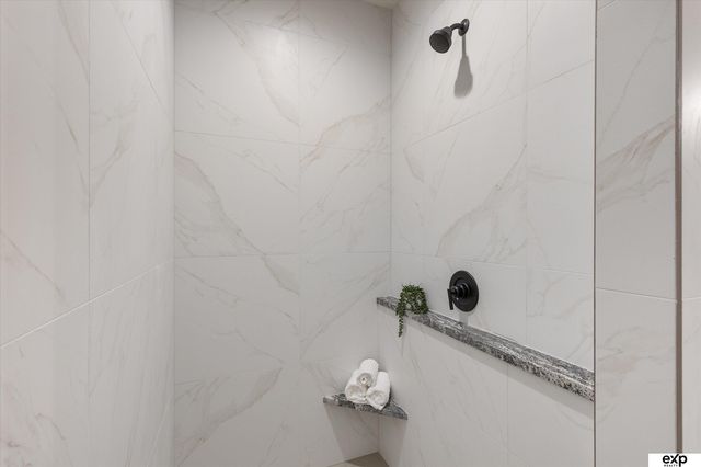 20120 V Street, Omaha, NE 68135