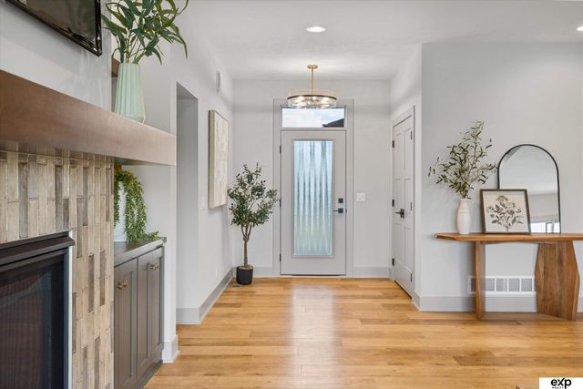 20120 V Street, Omaha, NE 68135