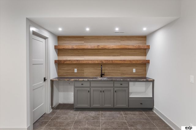 20120 V Street, Omaha, NE 68135