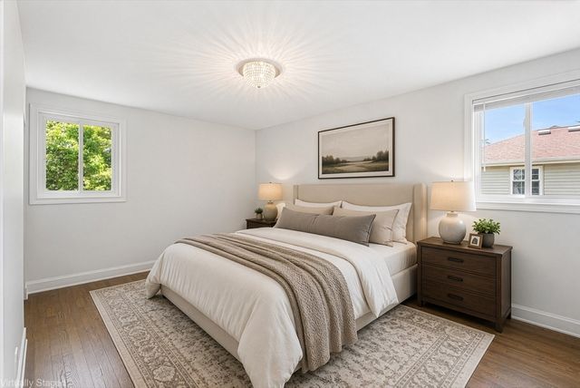 4 June Ln, Newton, MA 02458