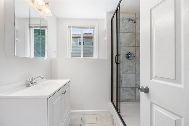 4 June Ln, Newton, MA 02458