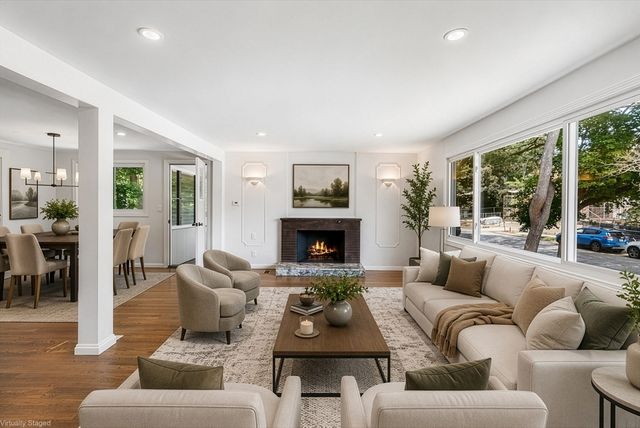4 June Ln, Newton, MA 02458