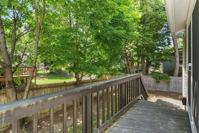 4 June Ln, Newton, MA 02458