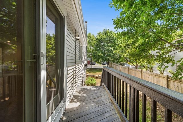 4 June Ln, Newton, MA 02458