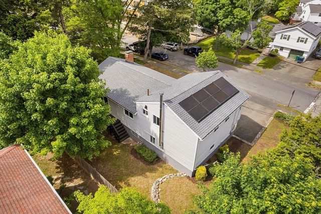 4 June Ln, Newton, MA 02458
