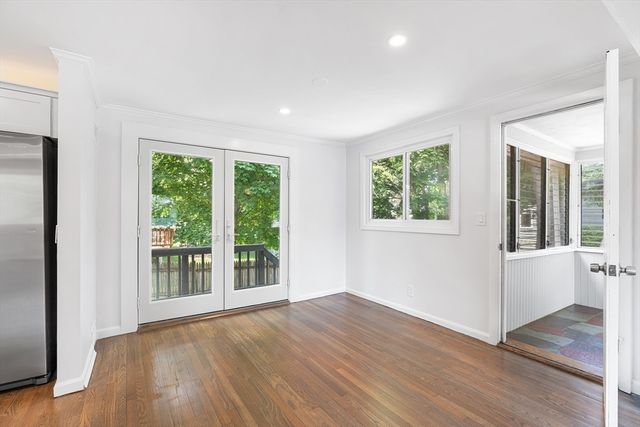 4 June Ln, Newton, MA 02458