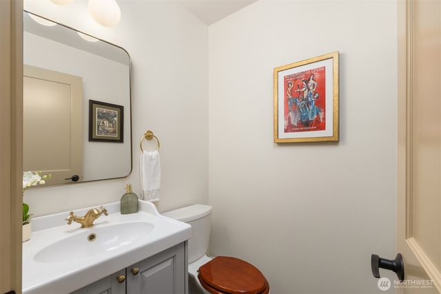 5249 Rose Avenue NE, Bainbridge Island, WA 98110