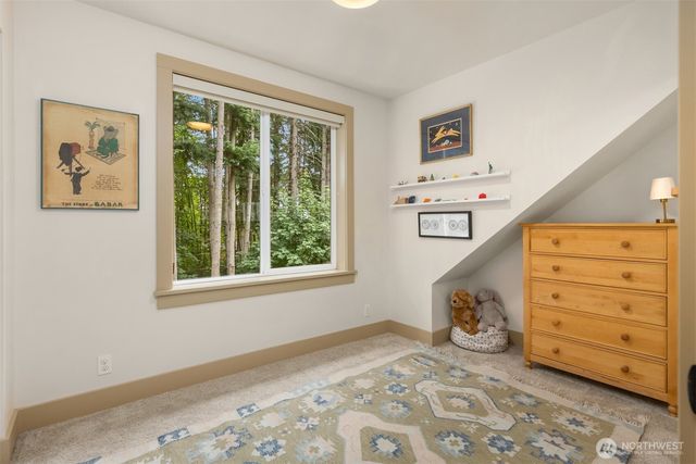 5249 Rose Avenue NE, Bainbridge Island, WA 98110