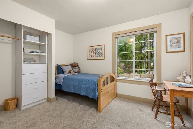 5249 Rose Avenue NE, Bainbridge Island, WA 98110