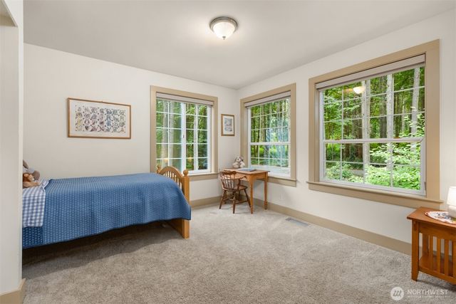 5249 Rose Avenue NE, Bainbridge Island, WA 98110