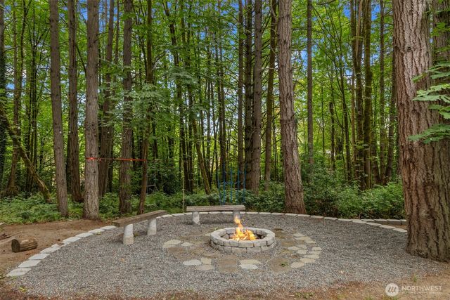 5249 Rose Avenue NE, Bainbridge Island, WA 98110