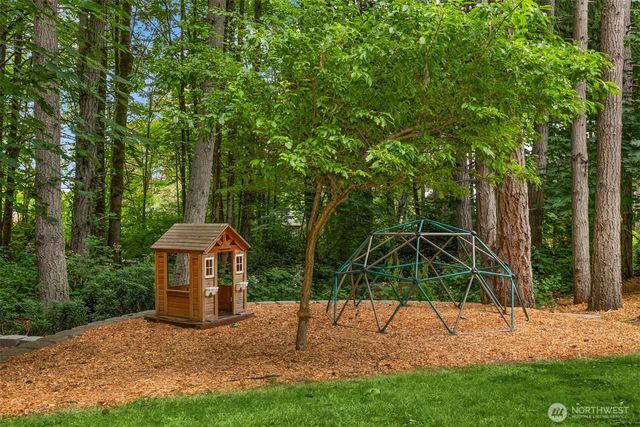 5249 Rose Avenue NE, Bainbridge Island, WA 98110