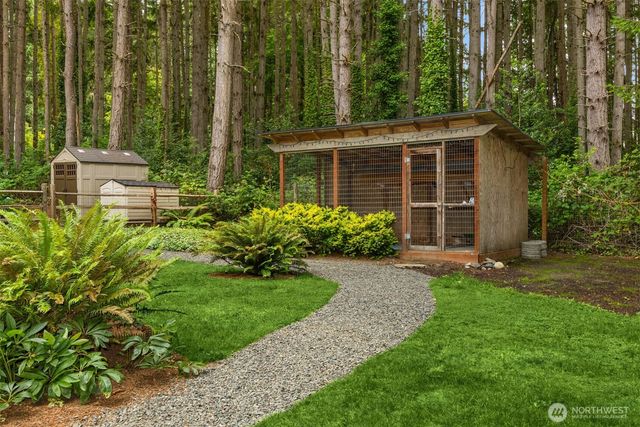5249 Rose Avenue NE, Bainbridge Island, WA 98110