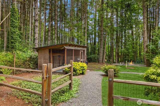 5249 Rose Avenue NE, Bainbridge Island, WA 98110