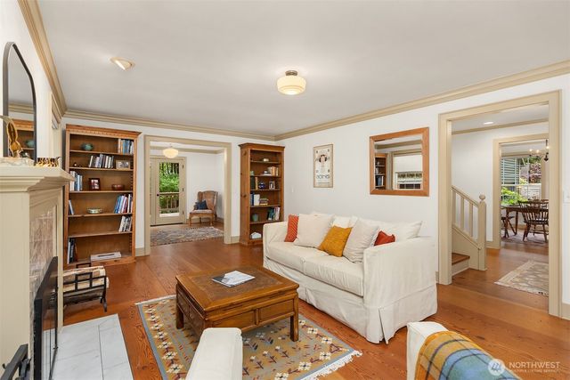 5249 Rose Avenue NE, Bainbridge Island, WA 98110