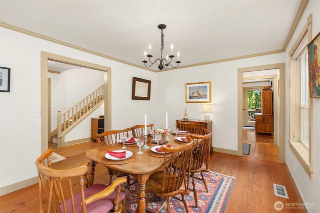 5249 Rose Avenue NE, Bainbridge Island, WA 98110