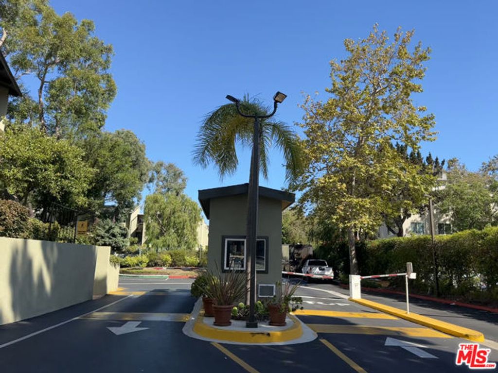4806 Hollow Corner Road 132, Culver City, CA 90230