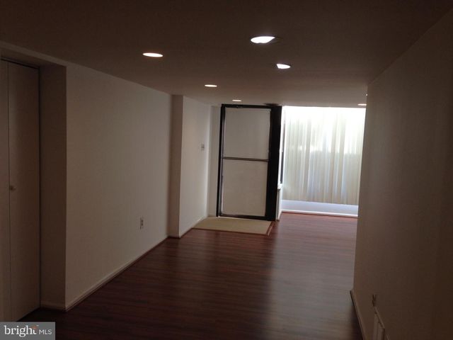 6 S EASTON RD, Glenside, PA 19038