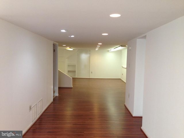6 S EASTON RD, Glenside, PA 19038