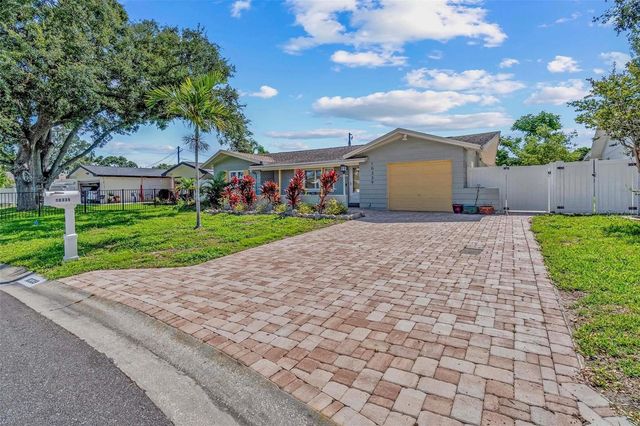 10339 111TH STREET, Largo, FL 33778