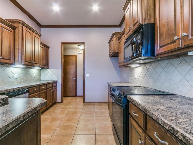 10629 NW 39th Street, Yukon, OK 73099