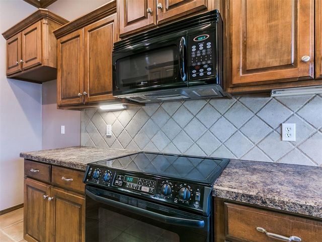 10629 NW 39th Street, Yukon, OK 73099