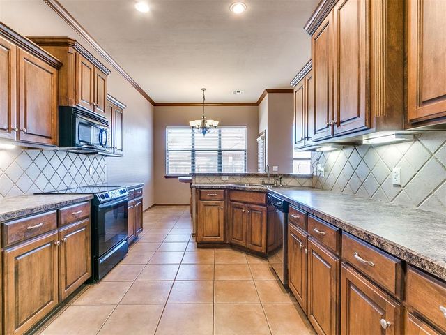 10629 NW 39th Street, Yukon, OK 73099