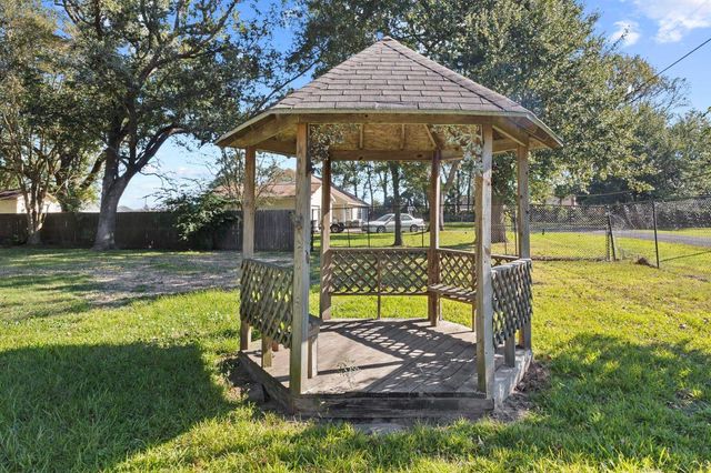 770 Katherene, Bridge City, TX 77611