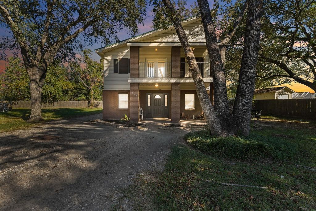 770 Katherene, Bridge City, TX 77611