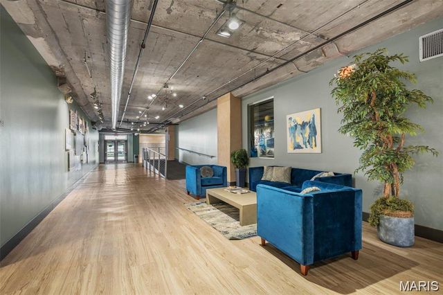 4100 Forest Park 303, St Louis, MO 63108