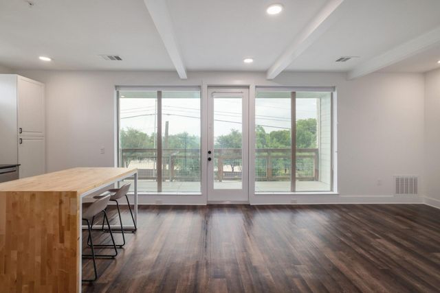 4704 Sunset TRL 1201, Austin, TX 78745