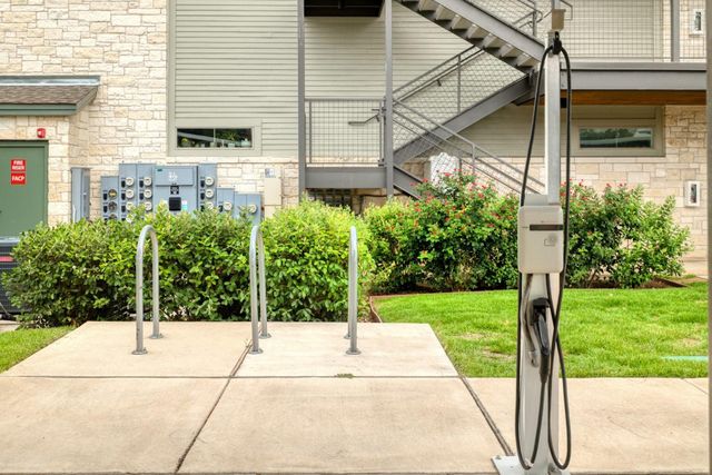 4704 Sunset TRL 1201, Austin, TX 78745