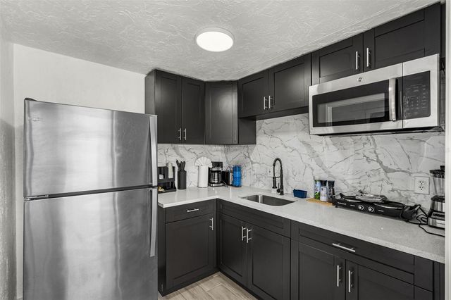 1305 29TH STREET W, Bradenton, FL 34205
