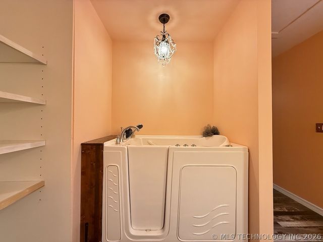 6019 E 620 Road, Locust Grove, OK 74352