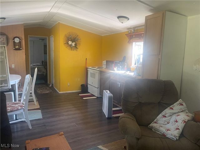 765 Hannaman Lane, Elizabeth, WV 26143