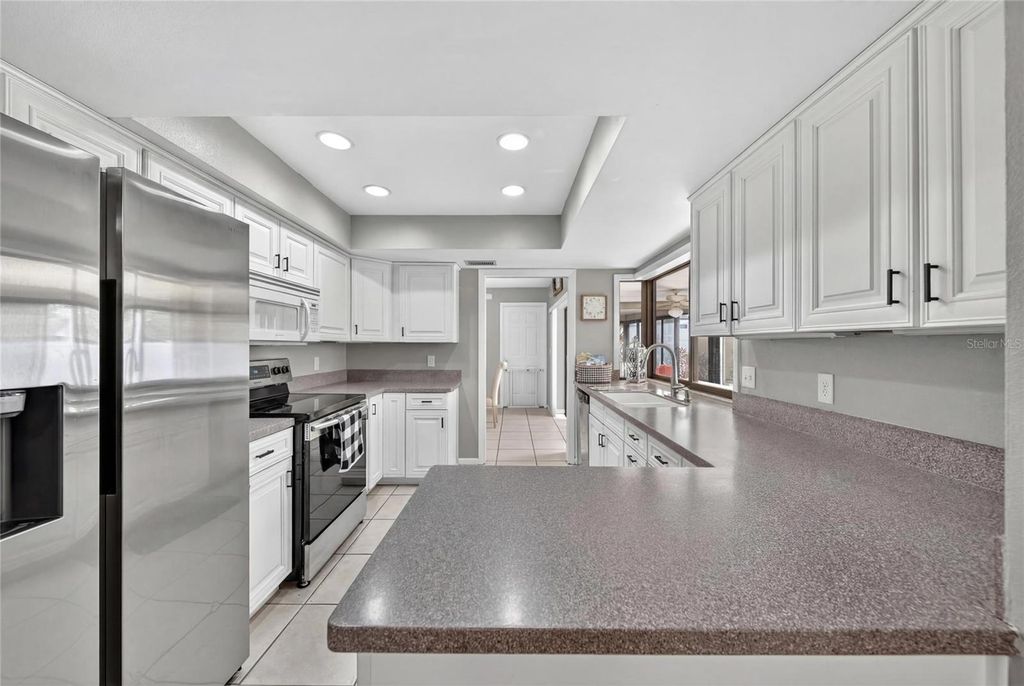 Image 20 of property listing at 4085 OLD COLONY ROAD, Mulberry, FL 33860