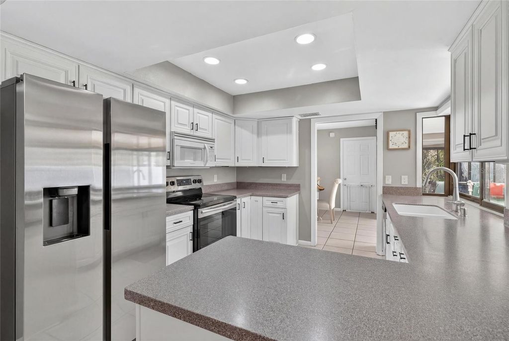 Image 21 of property listing at 4085 OLD COLONY ROAD, Mulberry, FL 33860