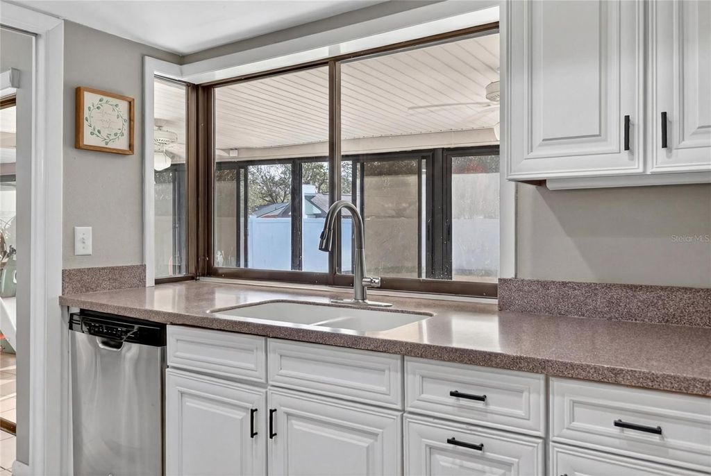 Image 25 of property listing at 4085 OLD COLONY ROAD, Mulberry, FL 33860