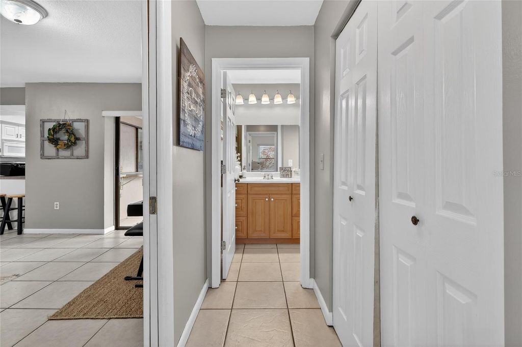 Image 41 of property listing at 4085 OLD COLONY ROAD, Mulberry, FL 33860