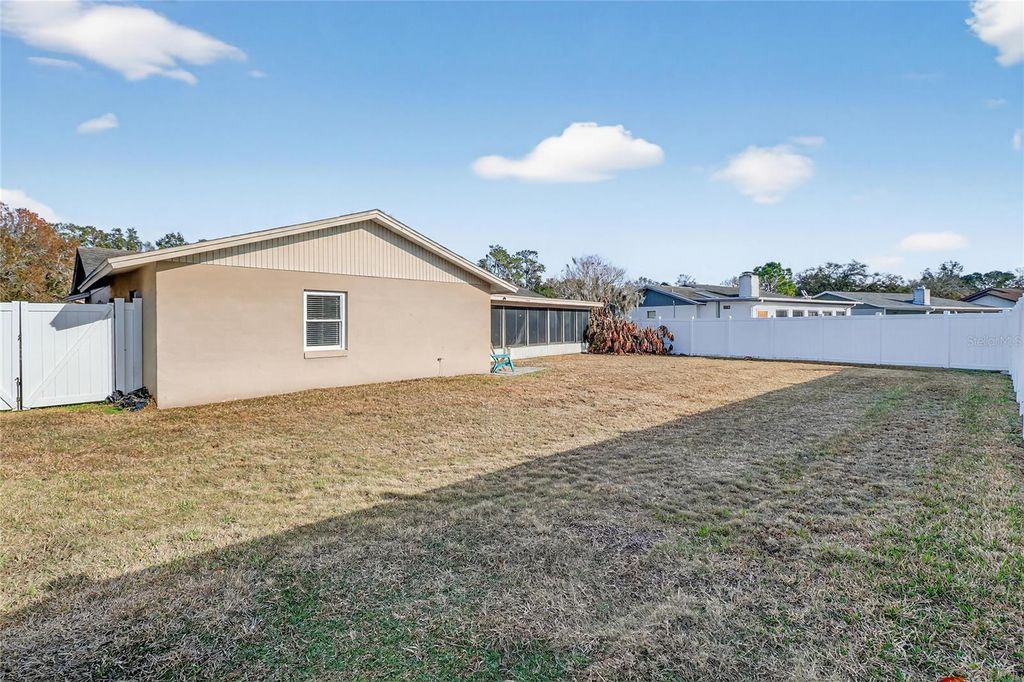 Image 46 of property listing at 4085 OLD COLONY ROAD, Mulberry, FL 33860