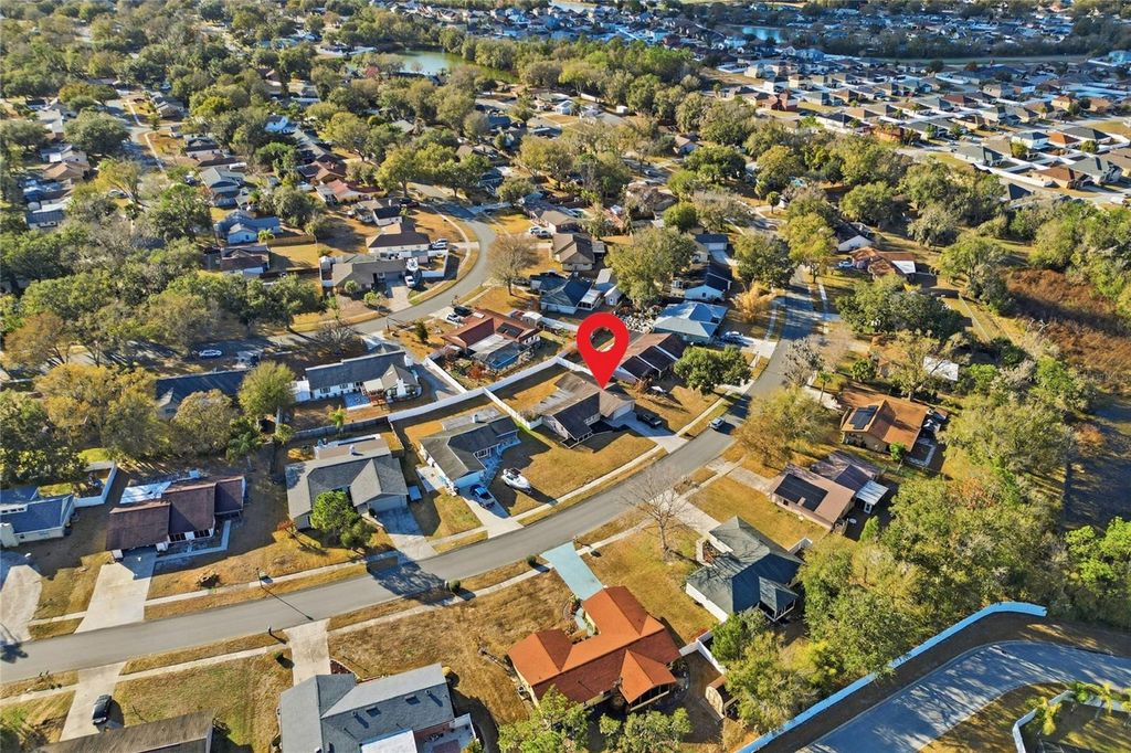 Image 50 of property listing at 4085 OLD COLONY ROAD, Mulberry, FL 33860