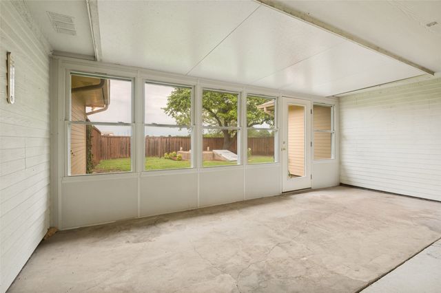 305 Sondra Way, Red Oak, TX 75154