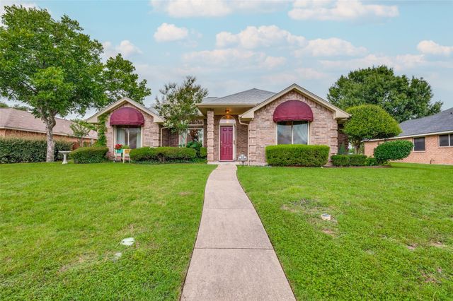 305 Sondra Way, Red Oak, TX 75154