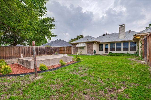 305 Sondra Way, Red Oak, TX 75154